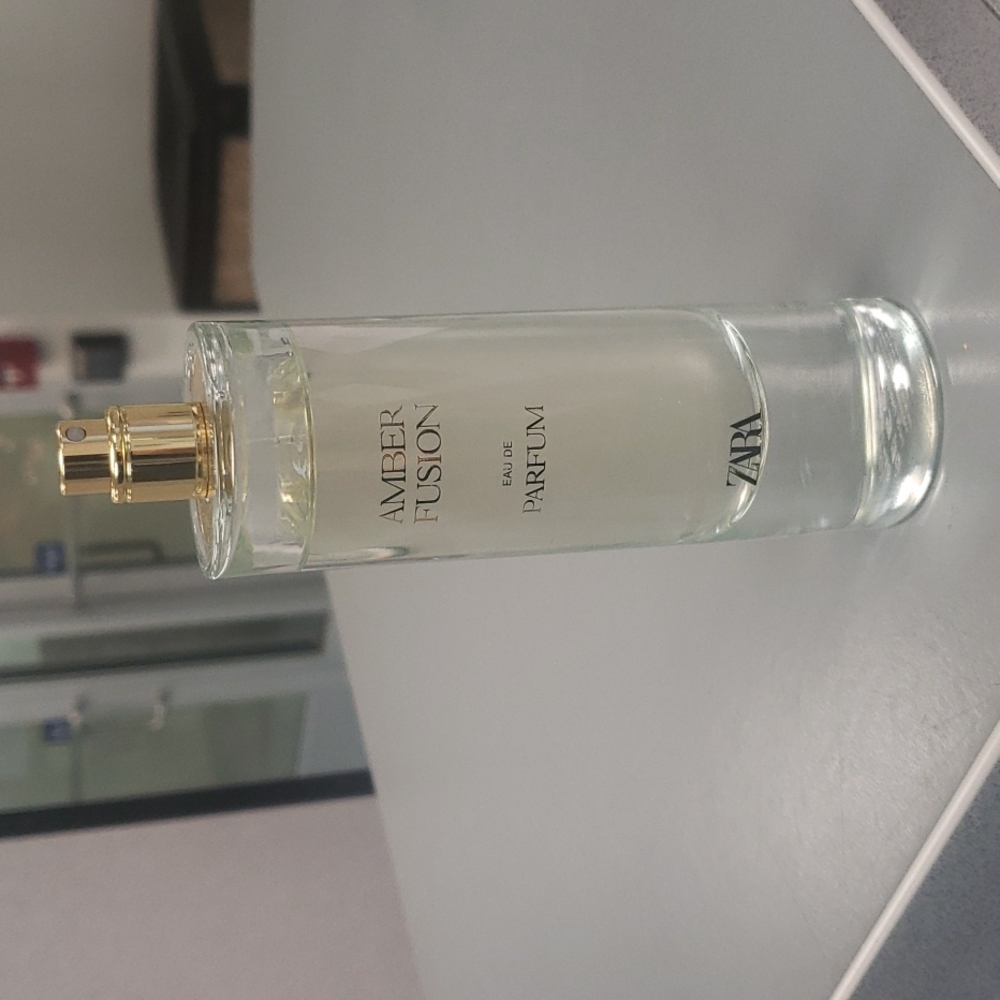 Like new Zara Amber Fusion perfume